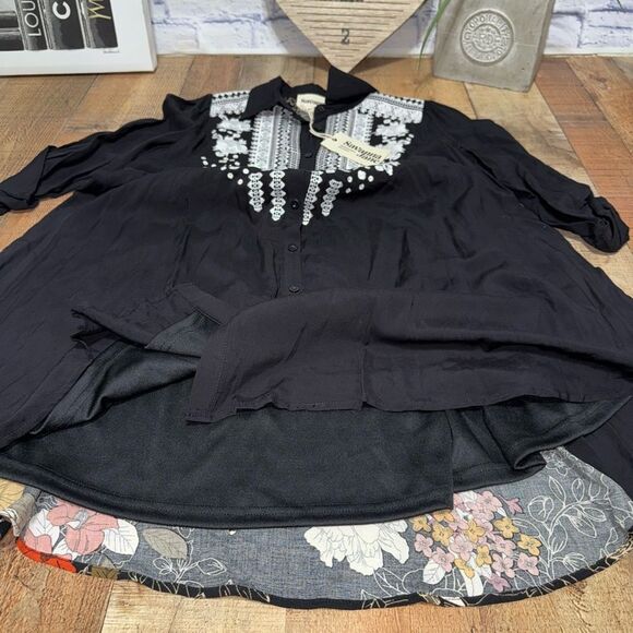 Savanna Jane Embroidered Front Floral Back Swing Mini Dress Small NWT - Picture 10 of 16